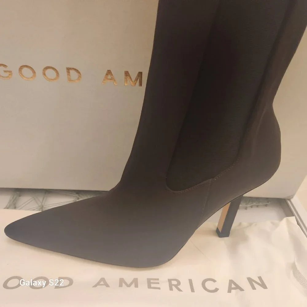 NIB Good American - High Kickstand Boots - Neoprene Chocolate. NIB. Various - Picture 5 of 10